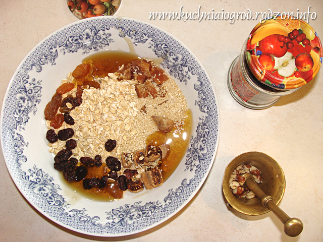 ciasteczka owsiane z bakaliami